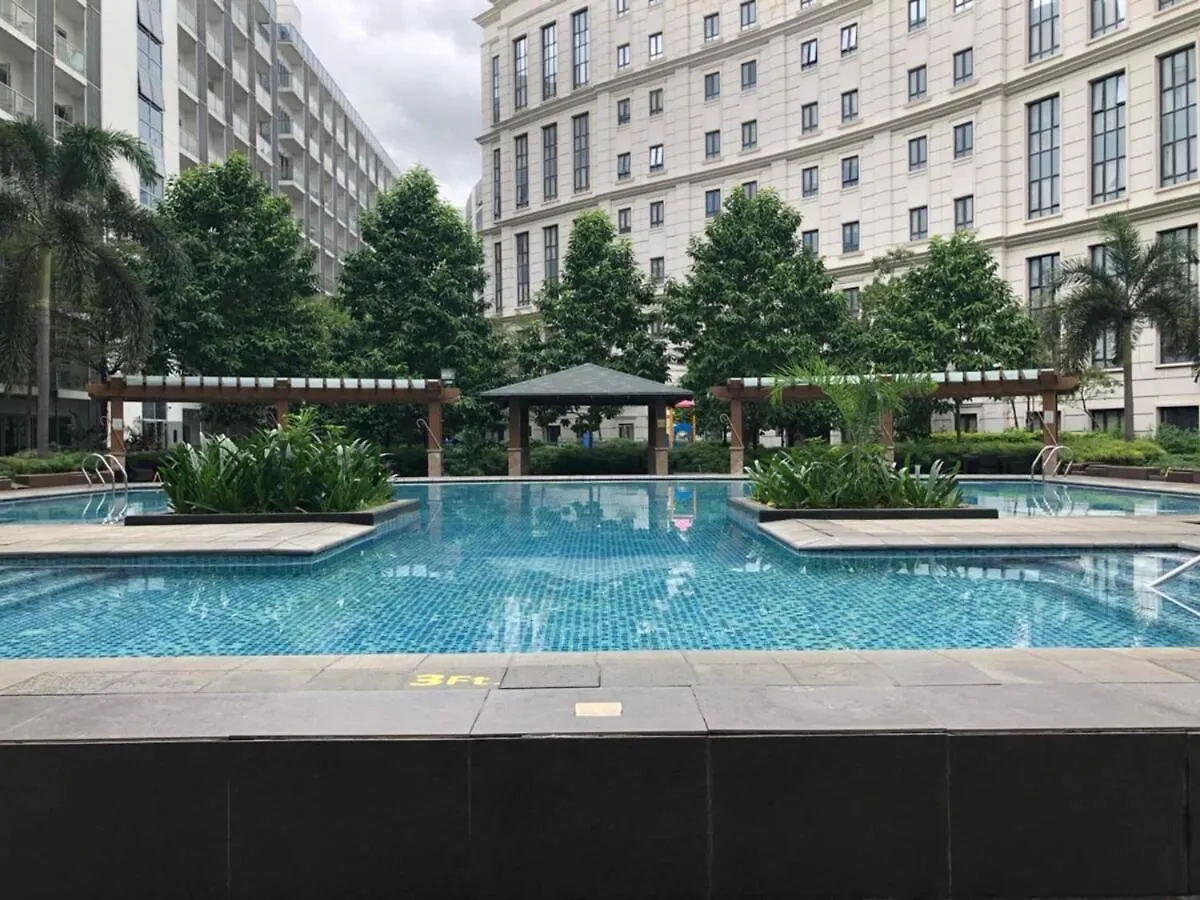 2 Bedroom Condo & Parking At 81 Newport Boulevard - Across Naia Terminal 3 Manila 0*,  Philippines