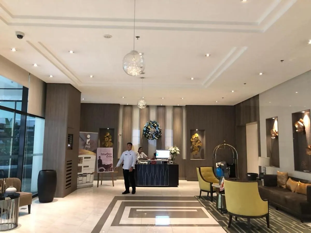 2 Bedroom Condo & Parking At 81 Newport Boulevard - Across Naia Terminal 3 Manila