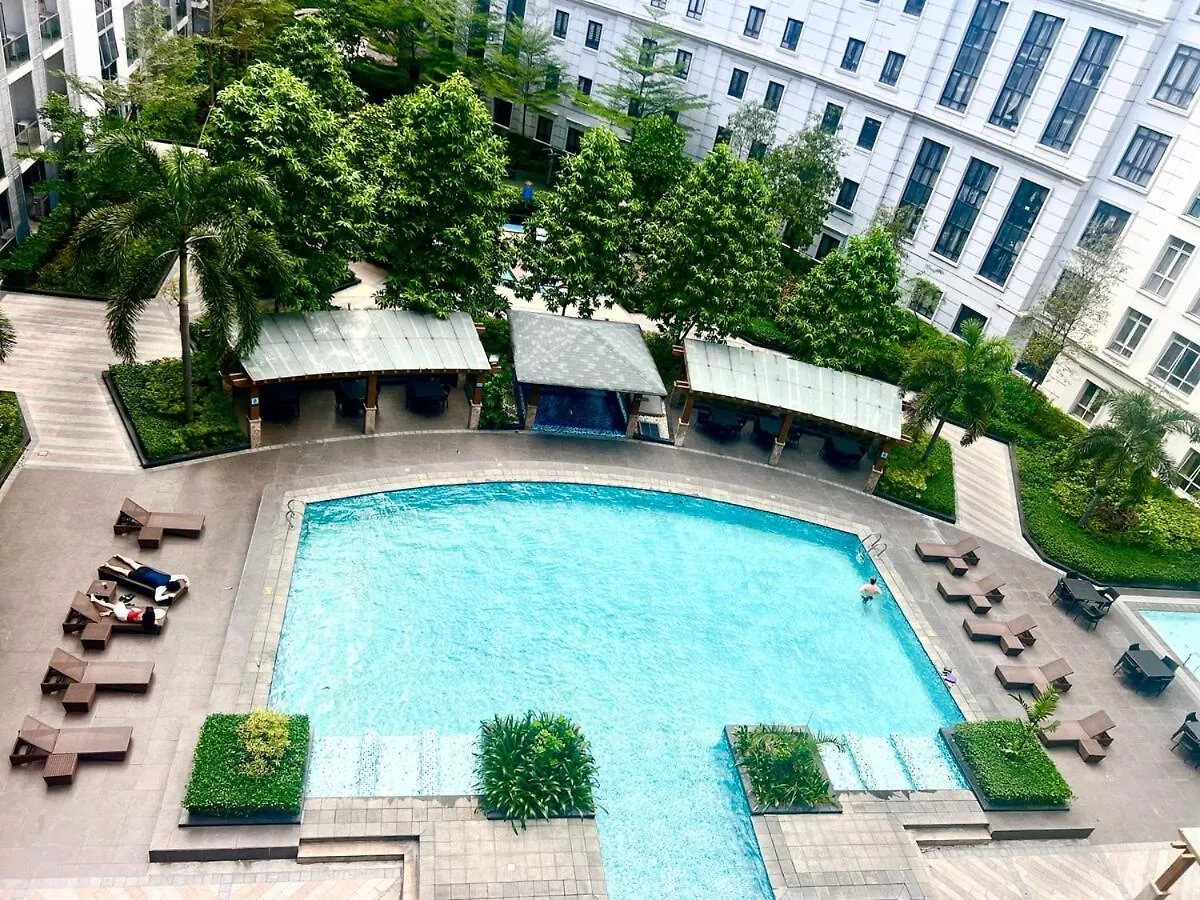 Apartment 2 Bedroom Condo & Parking At 81 Newport Boulevard - Across Naia Terminal 3 Manila