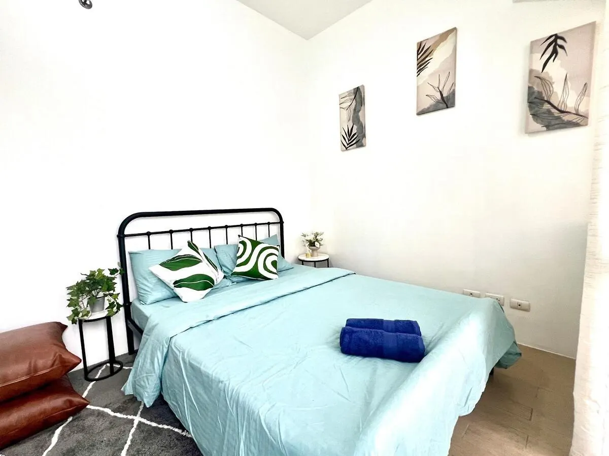 2 Bedroom Condo & Parking At 81 Newport Boulevard - Across Naia Terminal 3 Manila Philippines