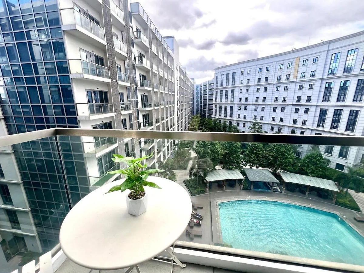 2 Bedroom Condo & Parking At 81 Newport Boulevard - Across Naia Terminal 3 Manila Philippines