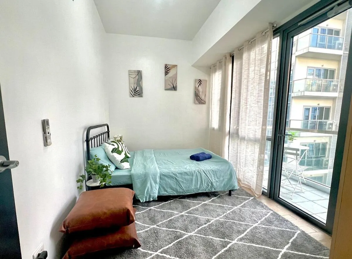 2 Bedroom Condo & Parking At 81 Newport Boulevard - Across Naia Terminal 3 Manila